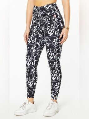 EleVen by Venus Williams Leggings in Chain Print, Black & White, Small, NWT!